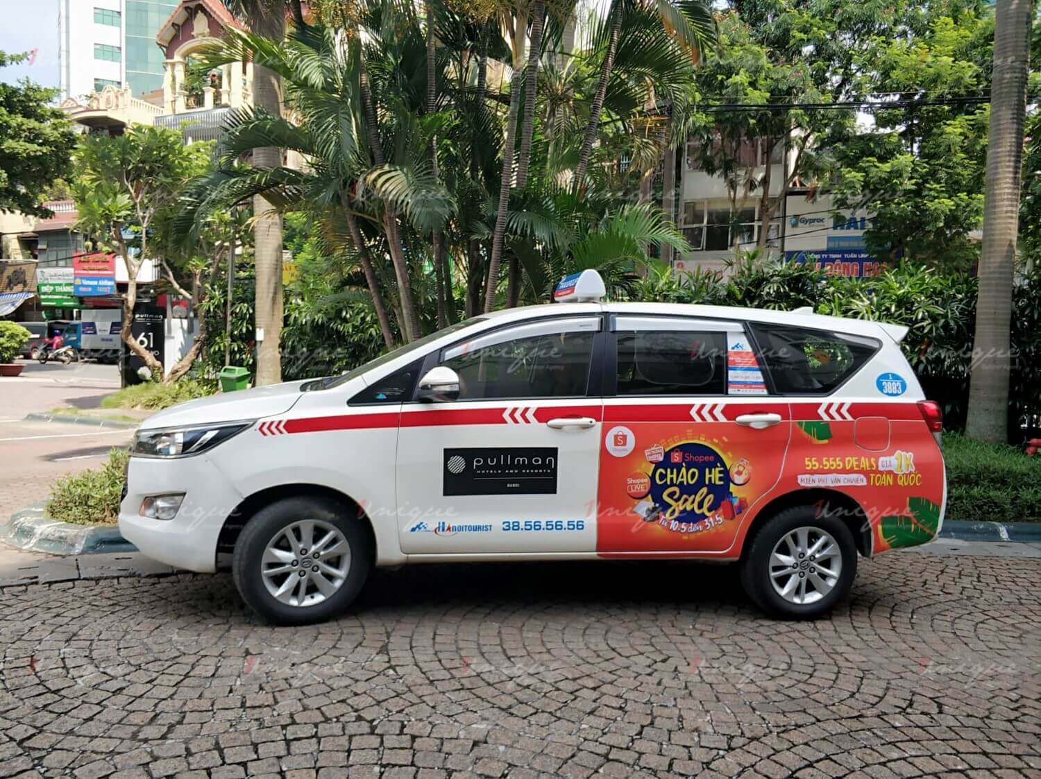 Quảng cáo trên taxi Group